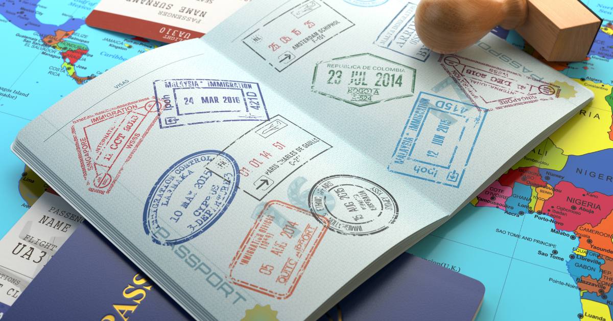 Pasaporte con sellos y Visa de Tránsito en Panamá